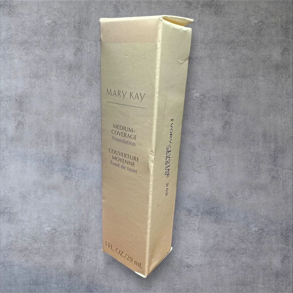 Mary Kay Medium Coverage Foundation Ivory/Ivoire 202 Gray Cap 356800 NIB